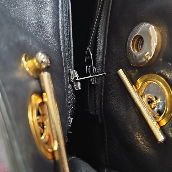 CHANEL Chain Tote Shoulder Crossbody Bag Lambskin Black 100% Authentic Guarantee - Picture 16 of 16